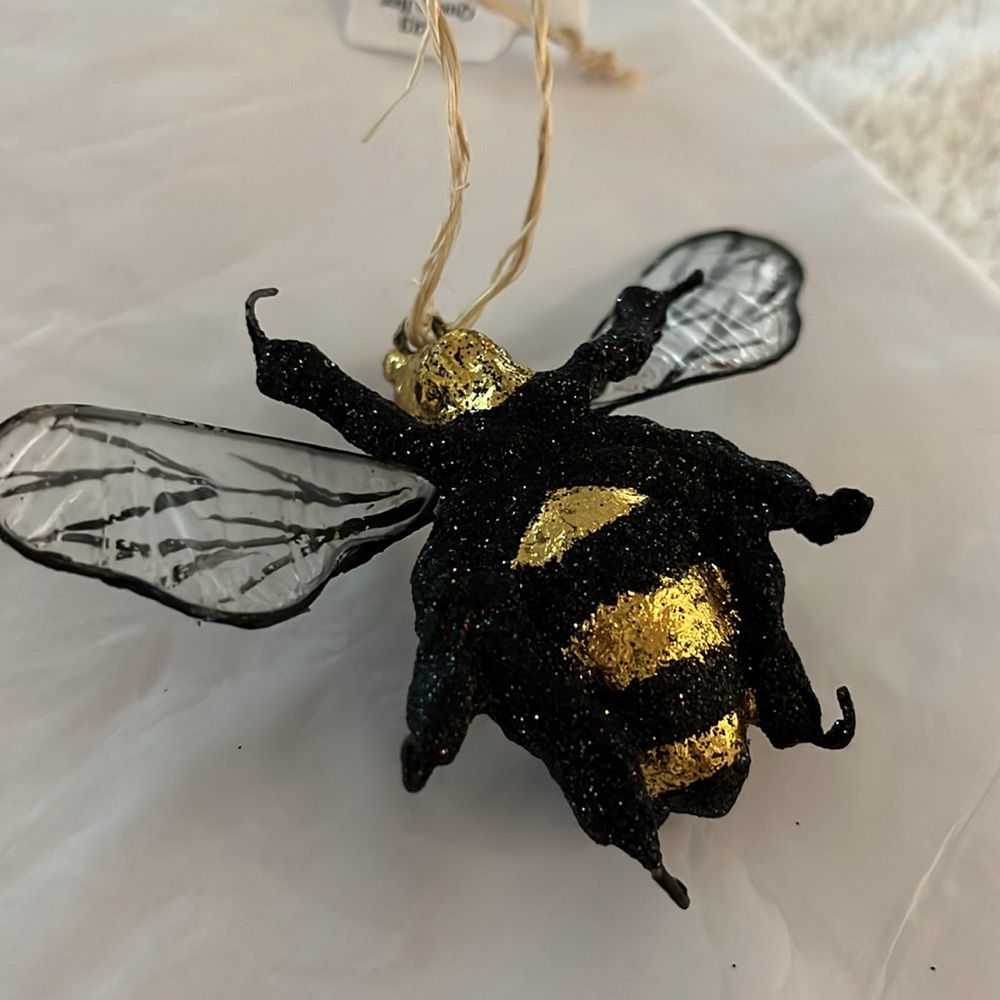 Cody Foster Queen Bee Ornament - Picture 9 of 10